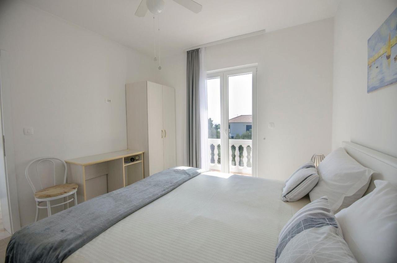 Apartments And Rooms On The Beach Vodice Zewnętrze zdjęcie