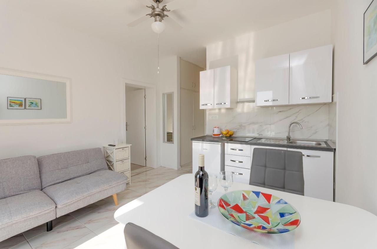 Apartments And Rooms On The Beach Vodice Zewnętrze zdjęcie