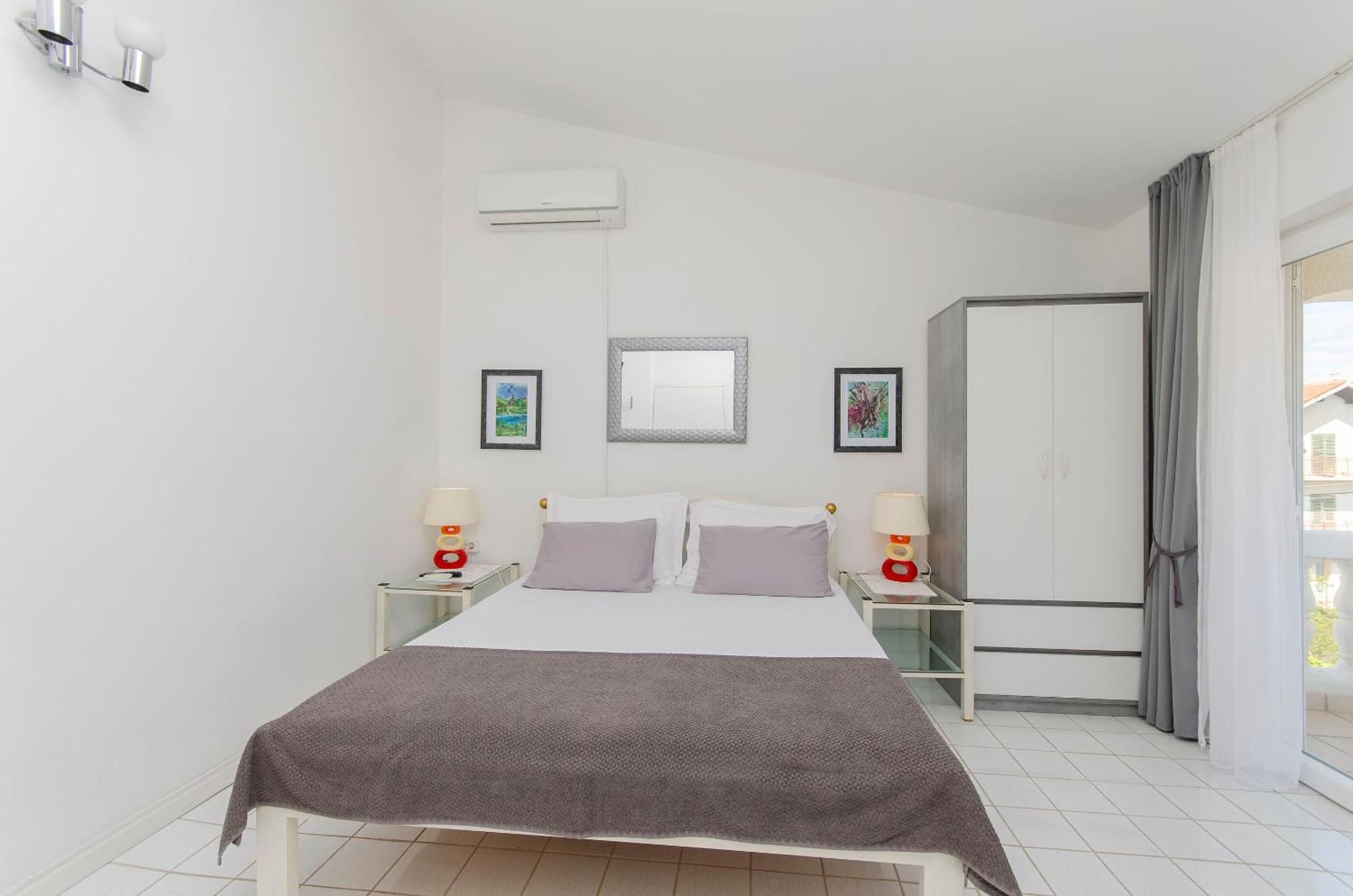 Apartments And Rooms On The Beach Vodice Zewnętrze zdjęcie